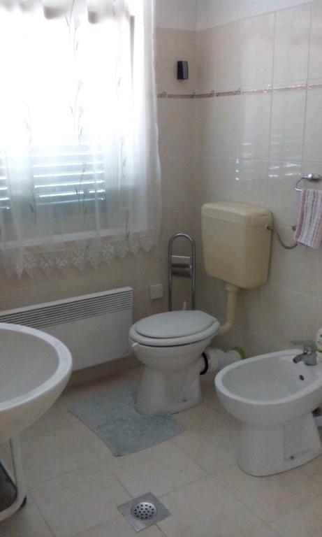 Apartment Tuja Jadrtovac Phòng bức ảnh